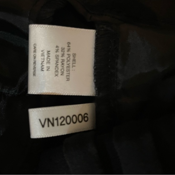 New York & Co. Carpri Pants - Picture 6 of 7